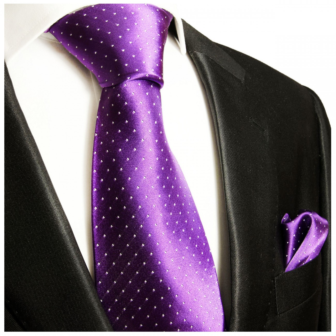 lila violett Krawatte gepunktet mit Einstecktuch