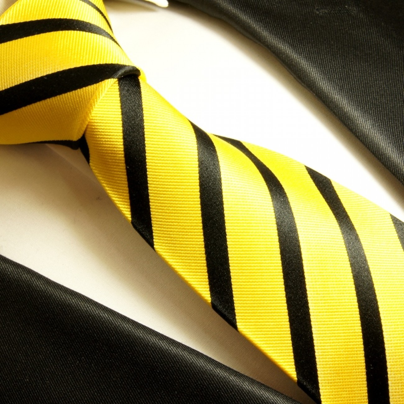 Gelbe Krawatte 979